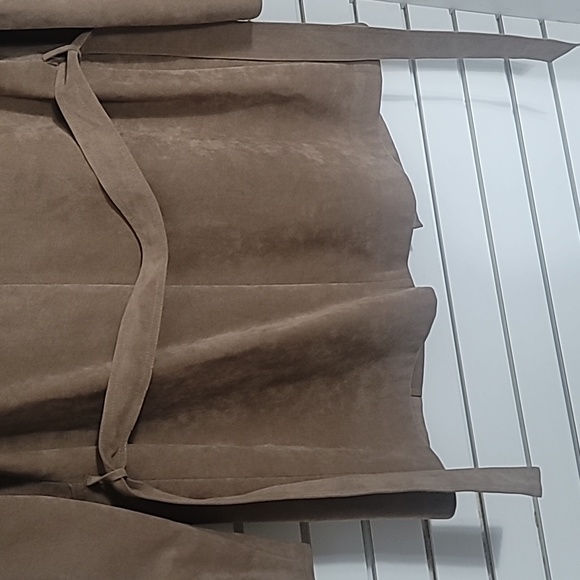 Vintage Julian Gold  Ultra Suede 14 With Belt Fully Lined (Price Firm) - Picture 6 of 9